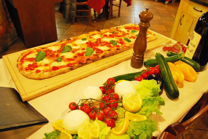 pizza al metro - pizzeria La Rocca - Roncade (TV)